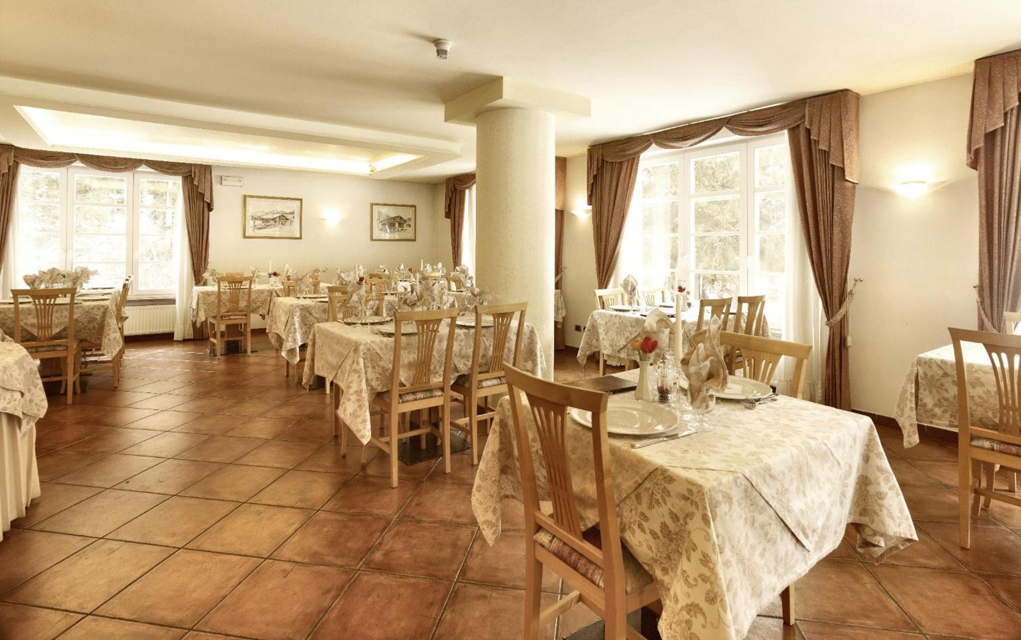 Hotel Majon Miramonti Canazei Esterno foto